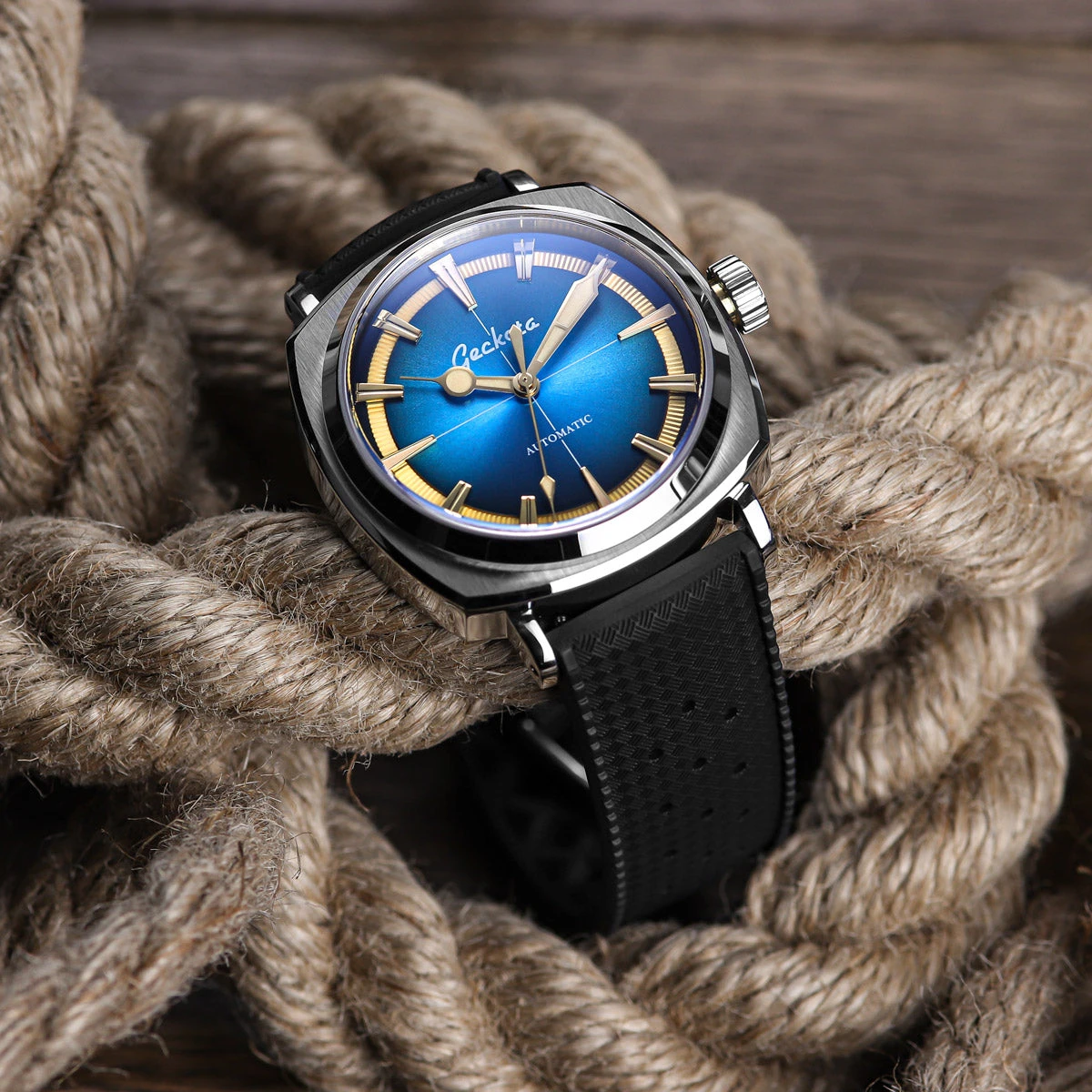 Classic Vintage Style Rubber Watch Strap - Black - Image 5