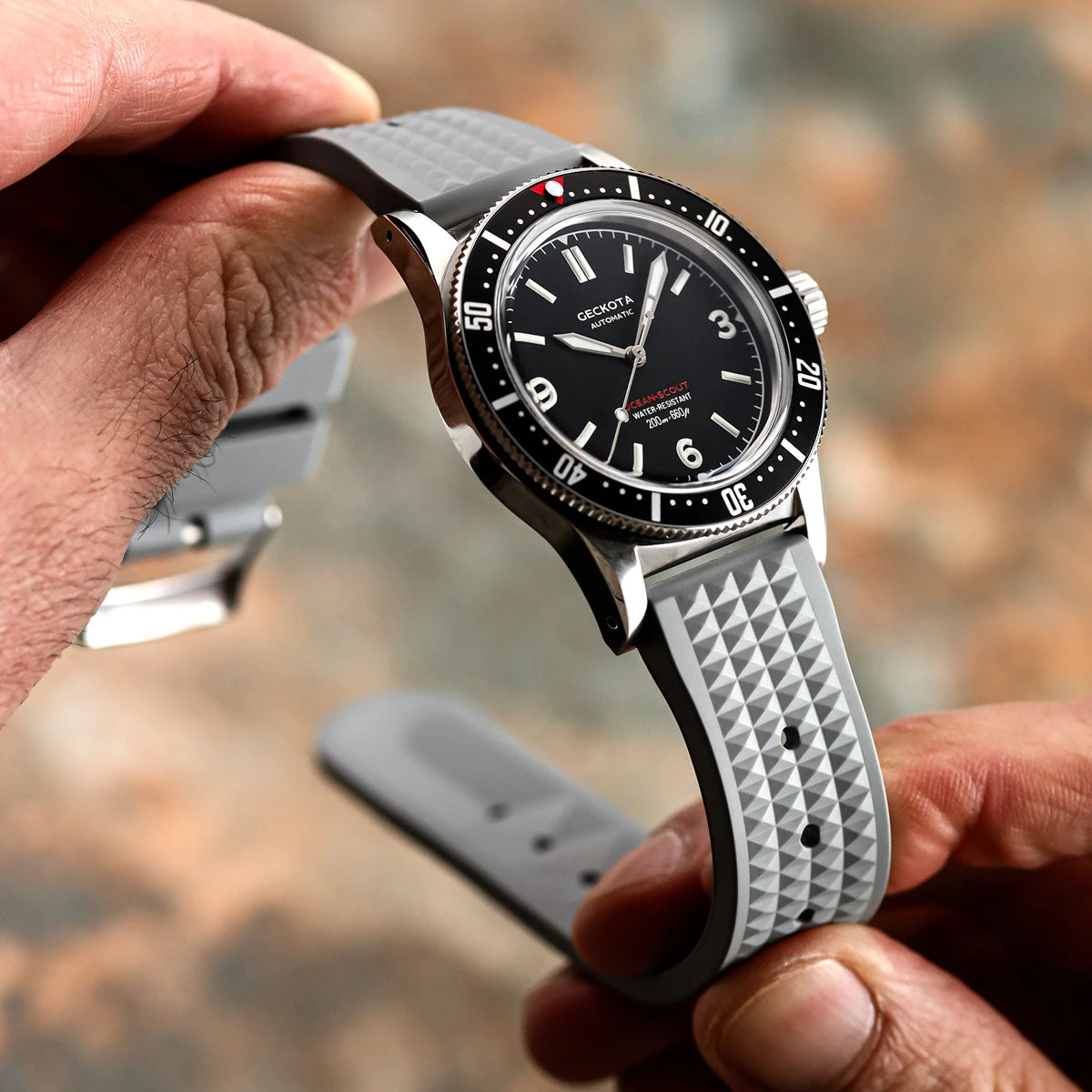 Waffle Pattern Rubber Dive Watch Strap - Grey - Image 4