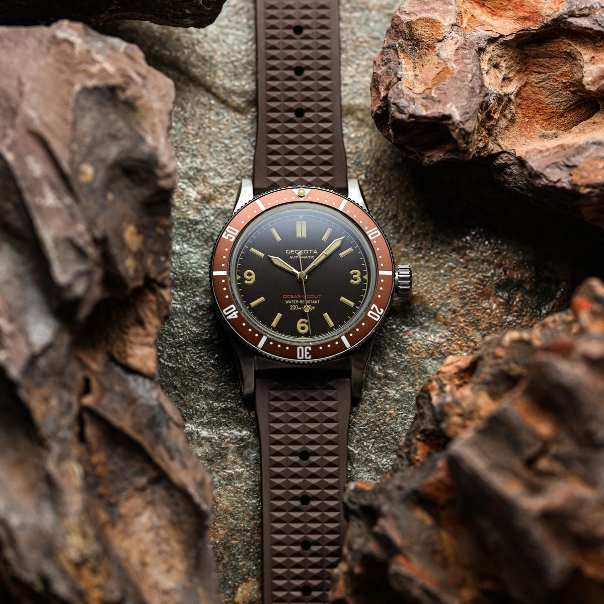 Waffle Pattern Rubber Dive Watch Strap - Brown - Image 2