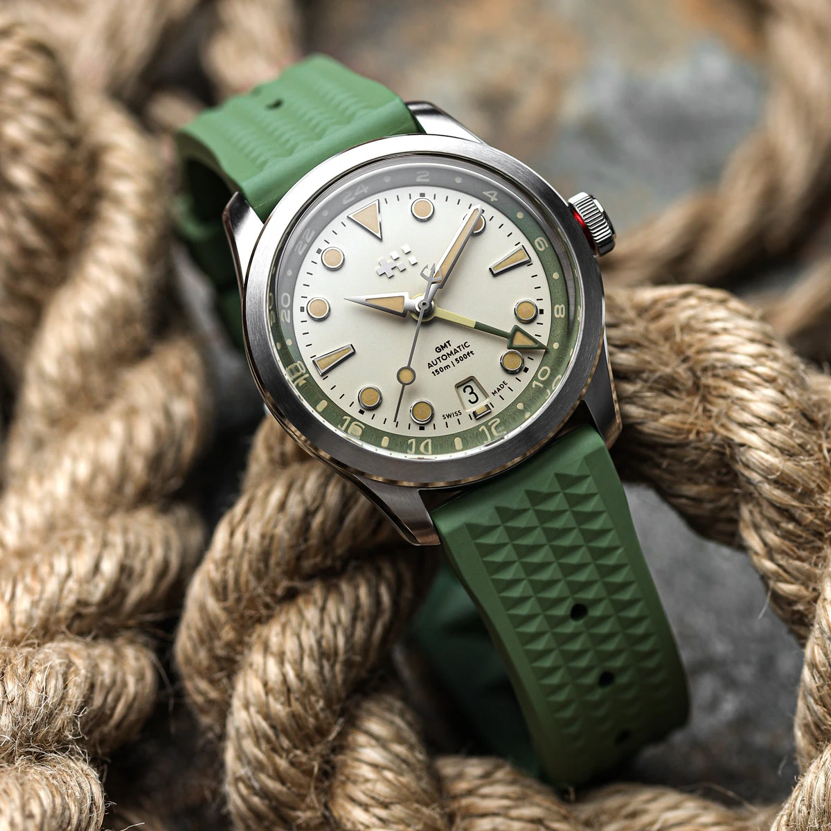ZULUDIVER Seacroft Waffle FKM Rubber Dive Watch Strap (MkII) - Green - Brushed Buckle - Image 2
