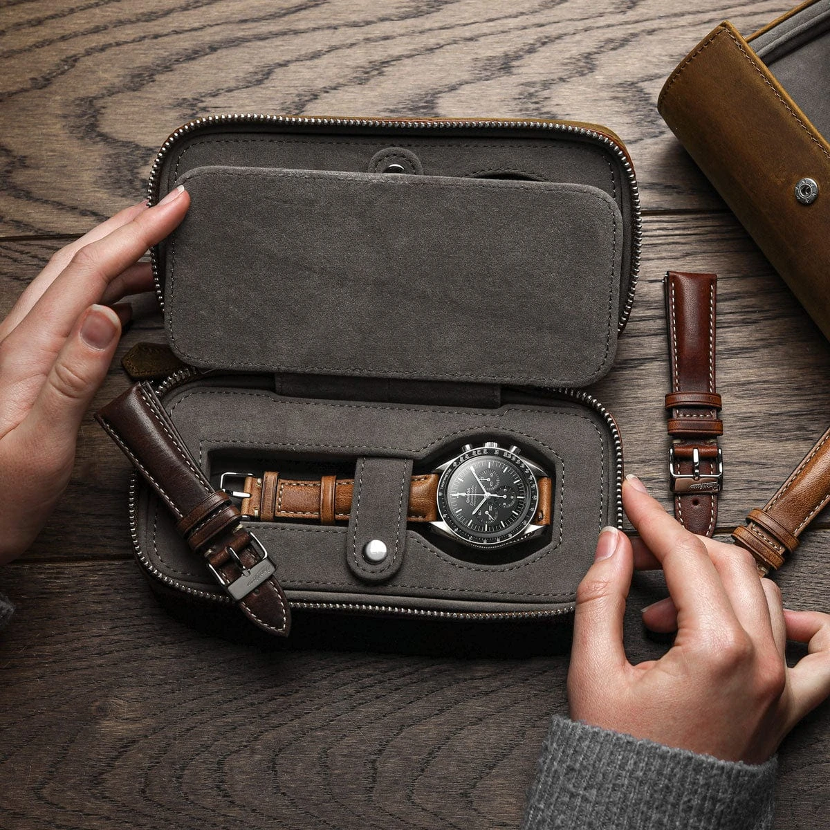 WatchGecko 2 Piece Leather Watch Case - Tan Crazy Horse - Image 4