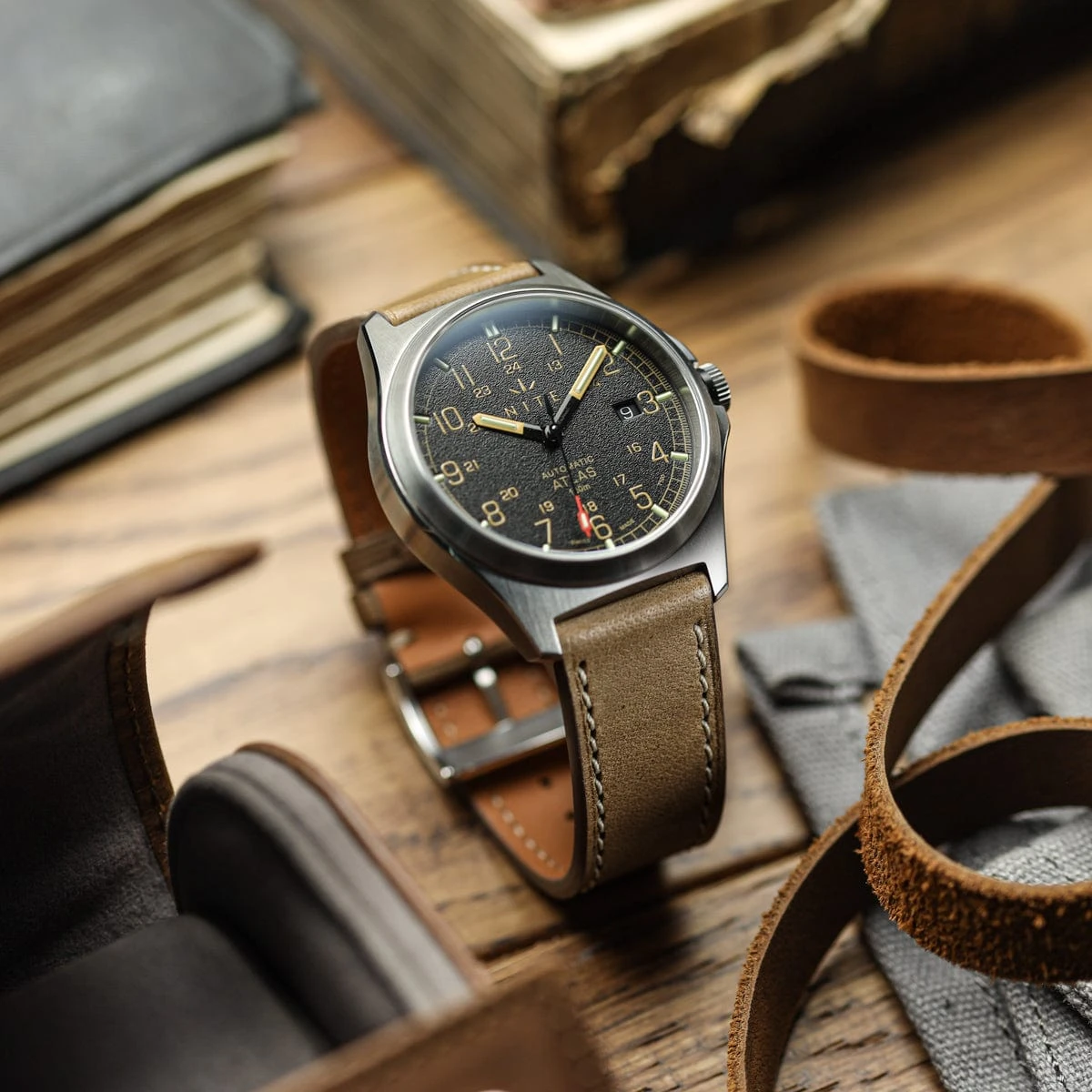 Leuven Cavallo Flat Handmade Horse Leather Watch Strap - Beige - Image 7