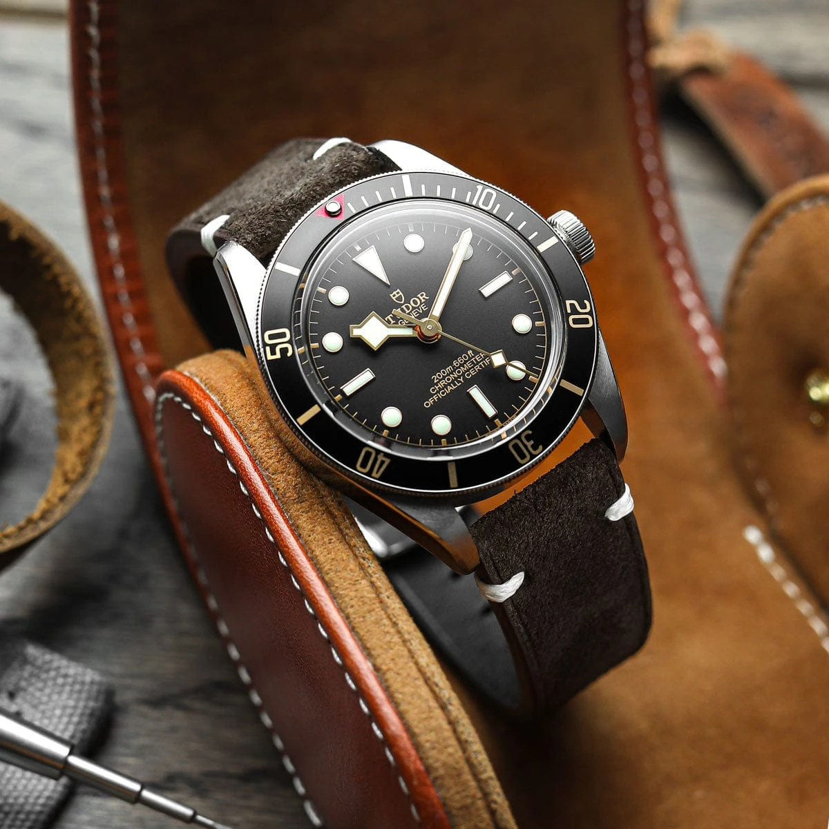 Overton Badalassi Carlo Minerva Box Leather V-Stitch Watch Strap - Olive Green - Image 6