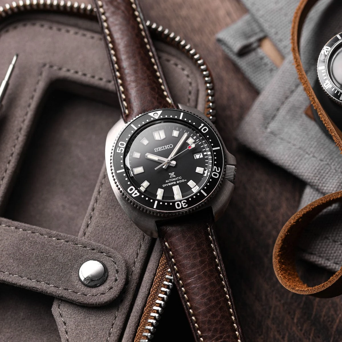 Stanton Badalassi Carlo Minerva Box Leather Padded Watch Strap - Coral - Image 12