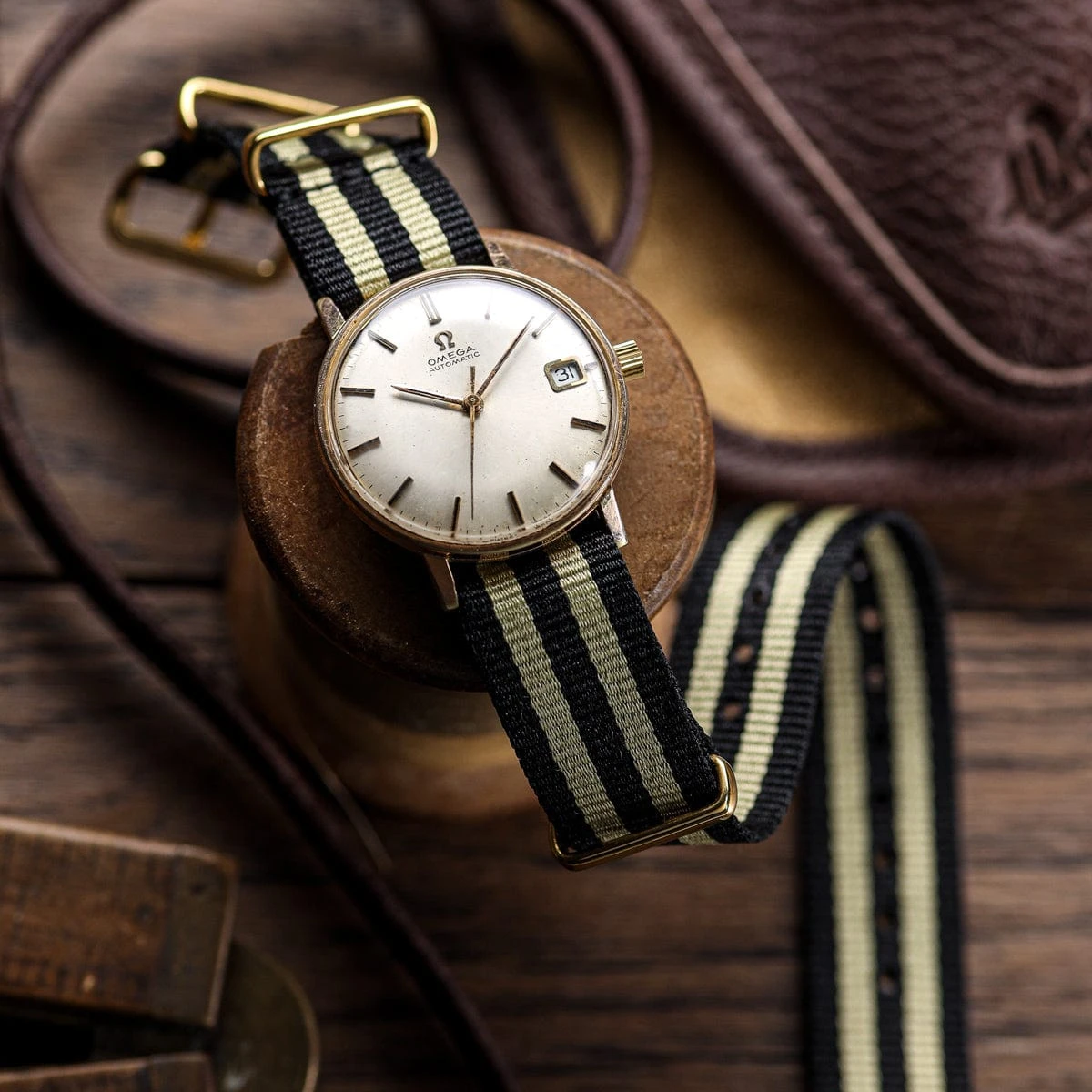 The Vintage Watch Company Military Watch Strap - Black & Gold / Gold - Image 2