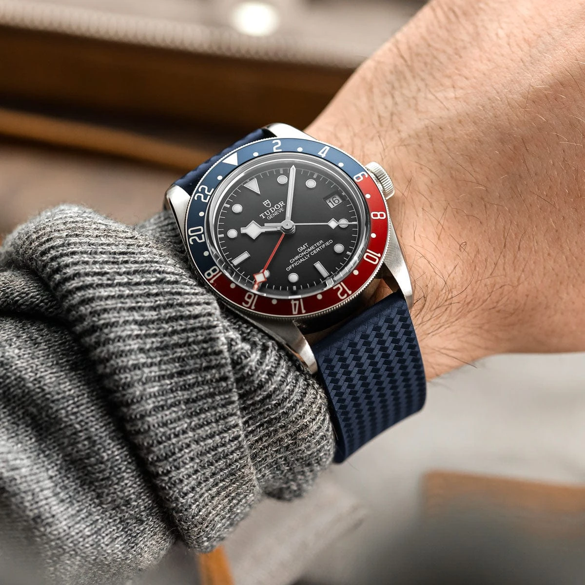 WatchGecko 400 (MKII) Italian Rubber Divers Watch Strap - Dark Blue - Brushed Buckle - Image 2