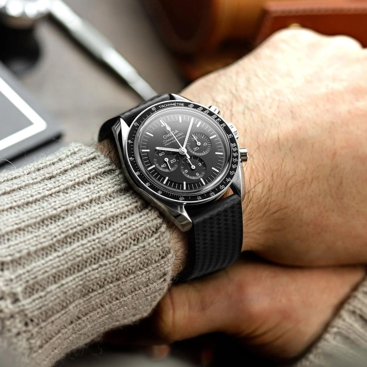 WatchGecko 400 (MKII) Italian Rubber Divers Watch Strap - Navy Blue - Brushed Buckle - Image 7