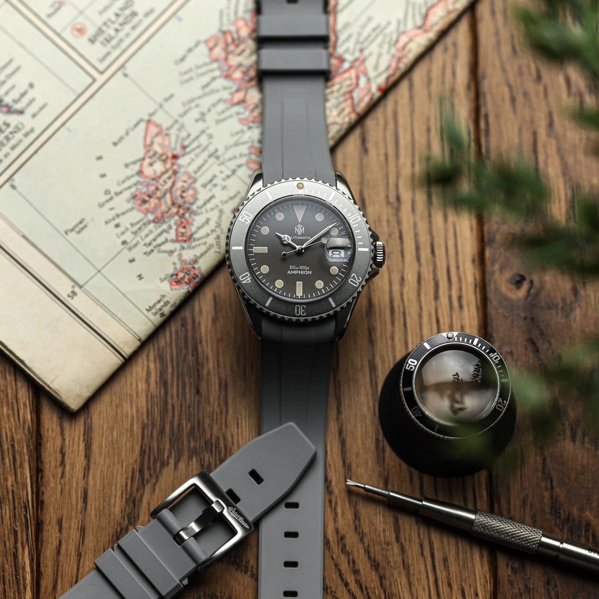 WatchGecko Curved Ends Grey Rubber Watch Strap - Brushed Buckle - Image 6