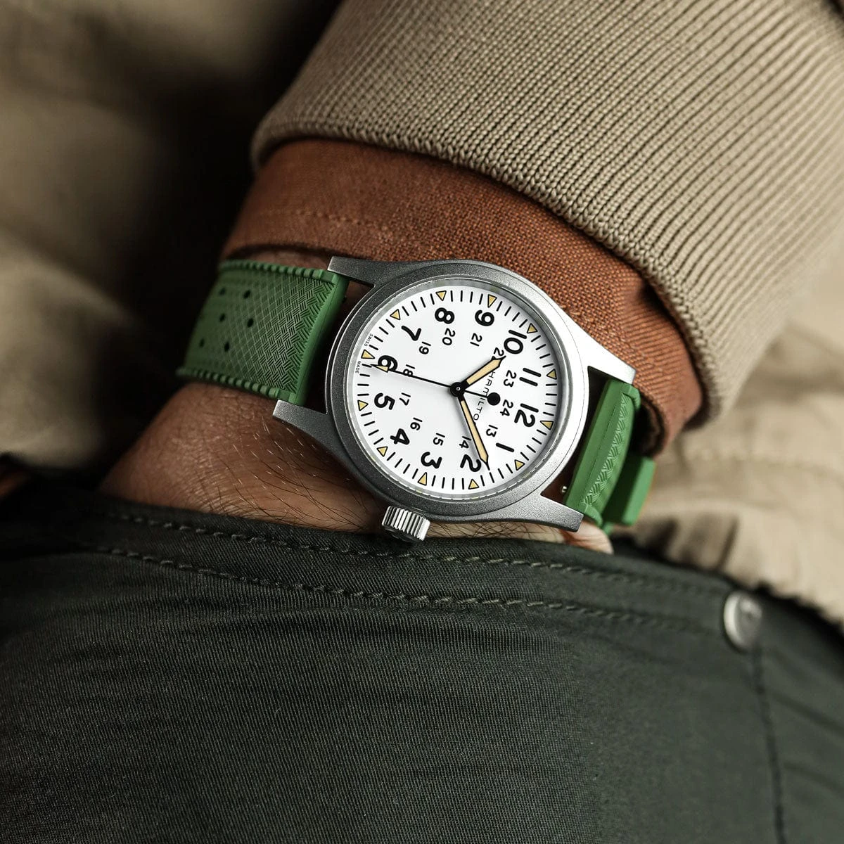 WatchGecko Vintage Tropical Style FKM Rubber Watch Strap - Green - Image 3