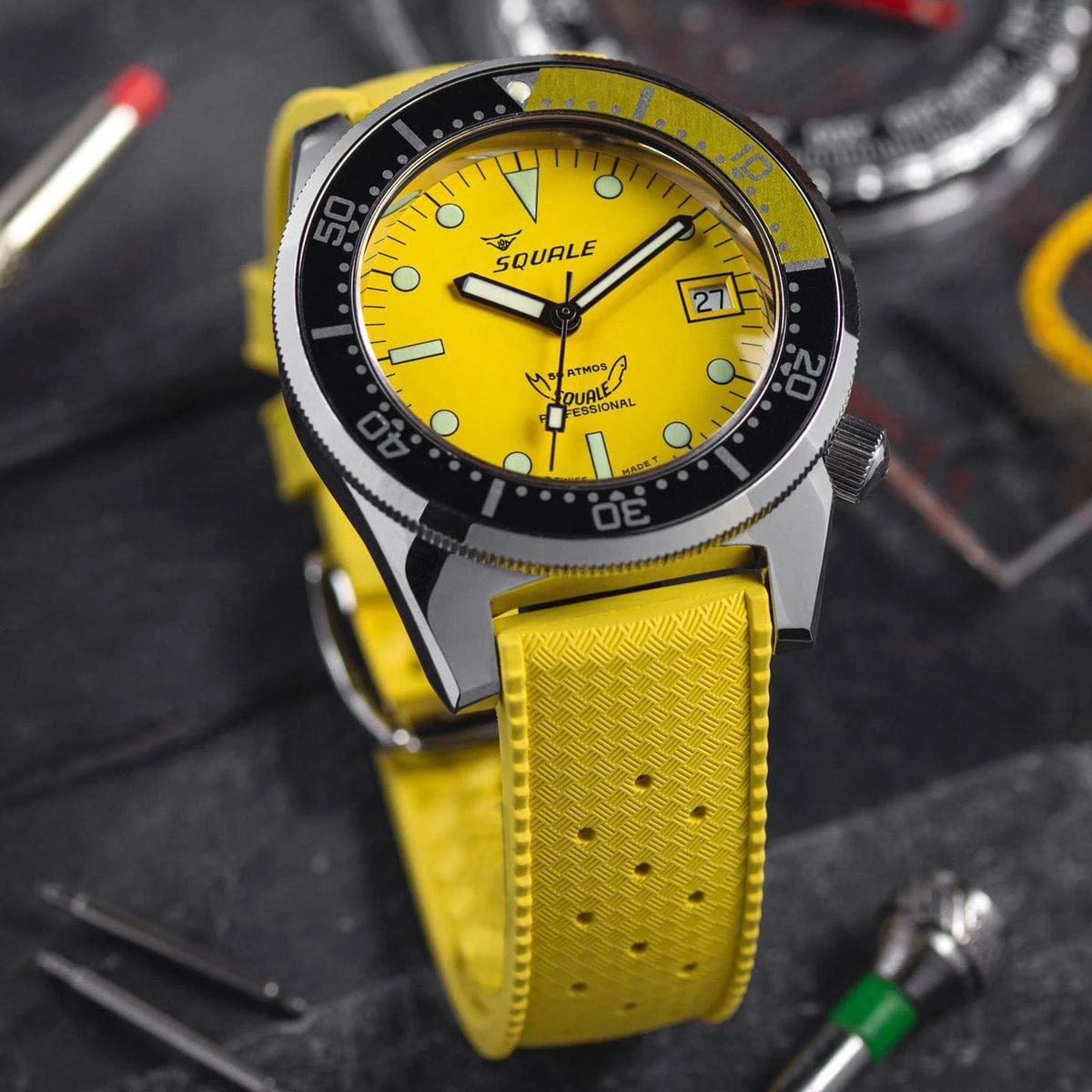 WatchGecko Vintage Tropical Style FKM Rubber Watch Strap - Yellow - Image 2