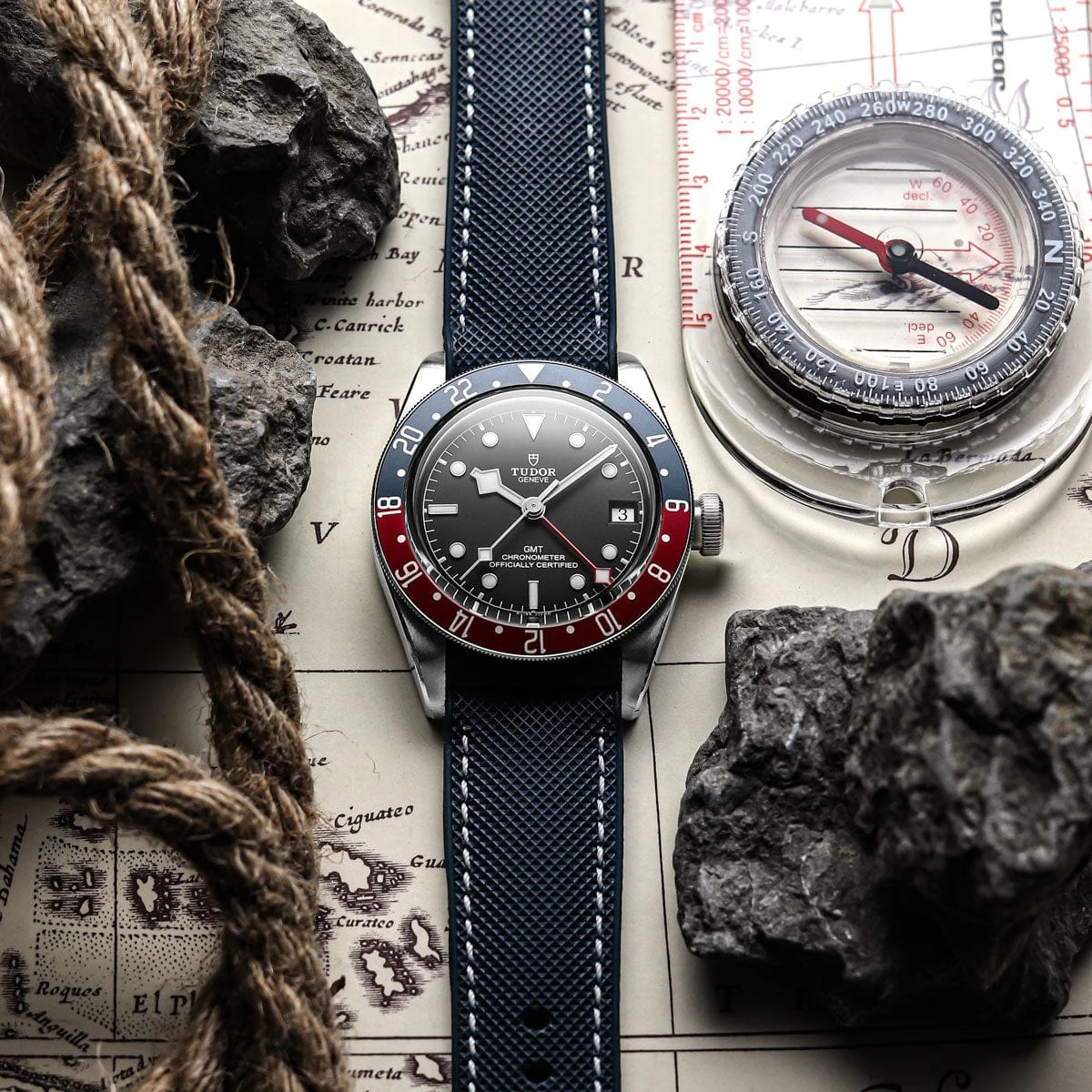 ZULUDIVER Anvil FKM Rubber Watch Strap - Black / Red - Image 10