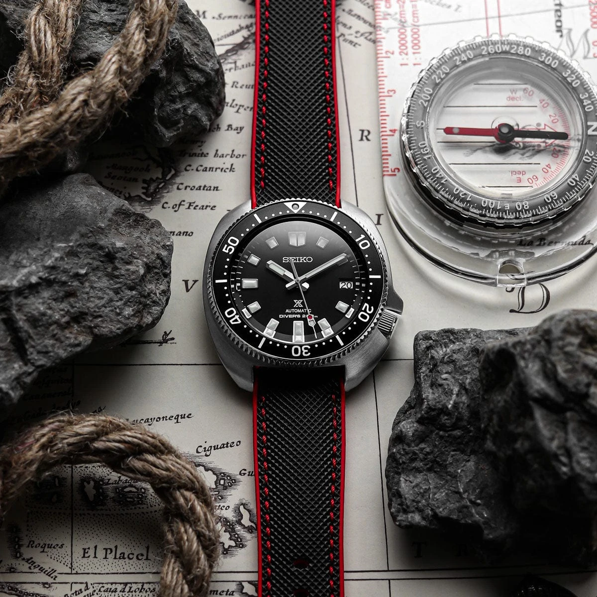 ZULUDIVER Anvil FKM Rubber Watch Strap - Black / Red - Image 4