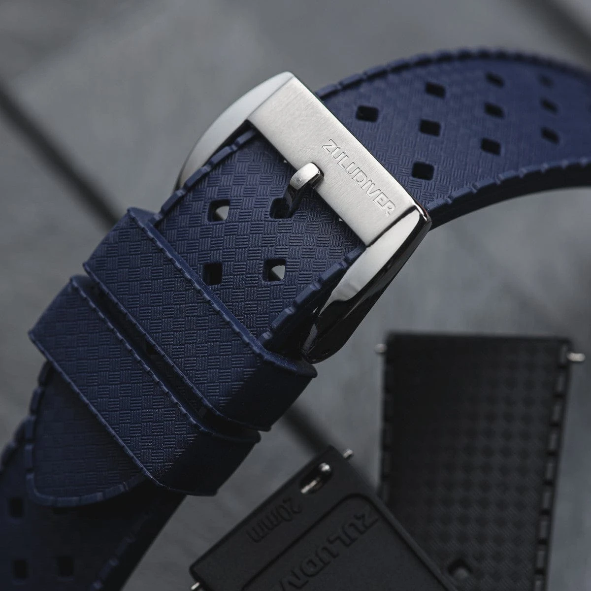 ZULUDIVER Modern Tropical Style Rubber Watch Strap - Blue - Image 3