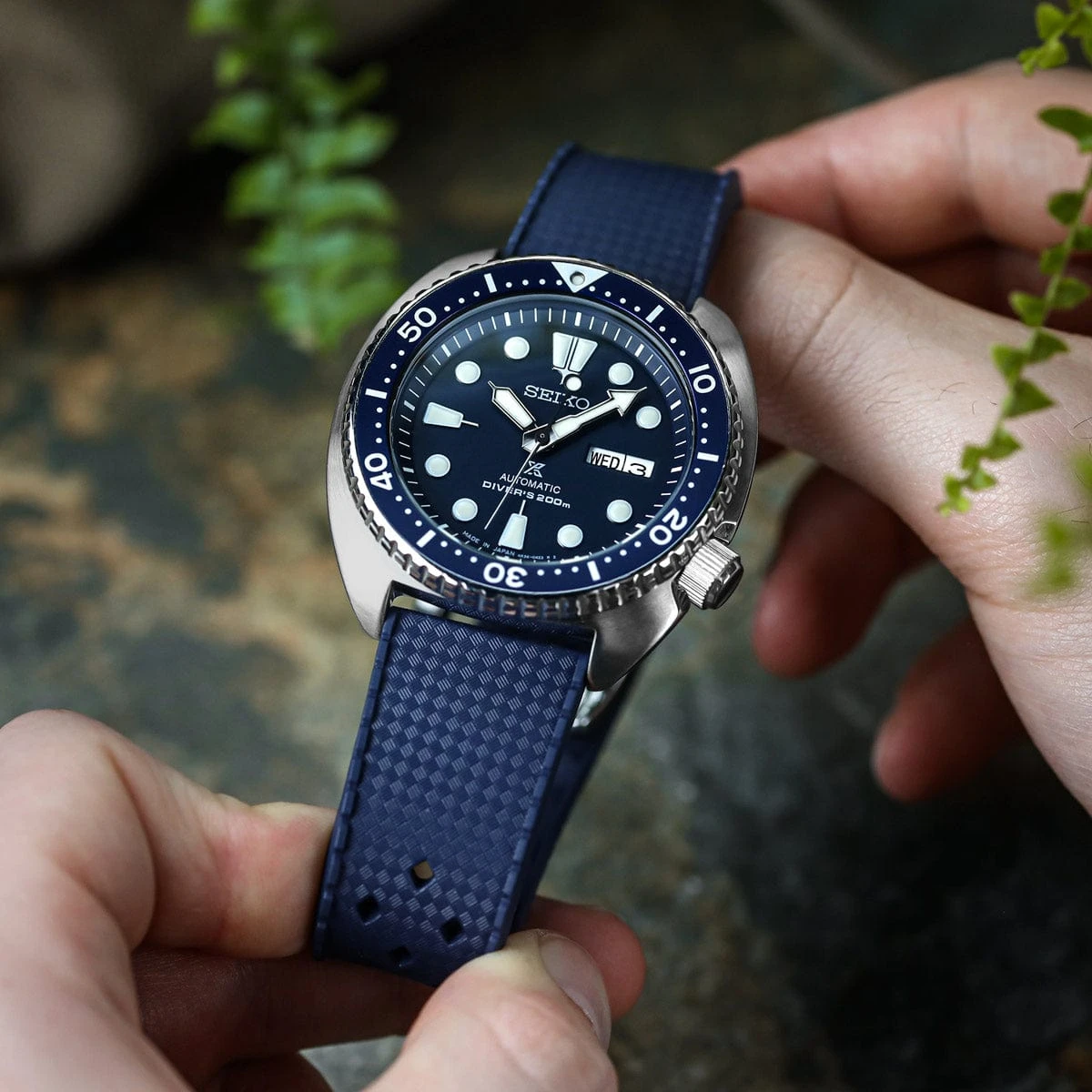 ZULUDIVER Modern Tropical Style Rubber Watch Strap - Blue - Image 6