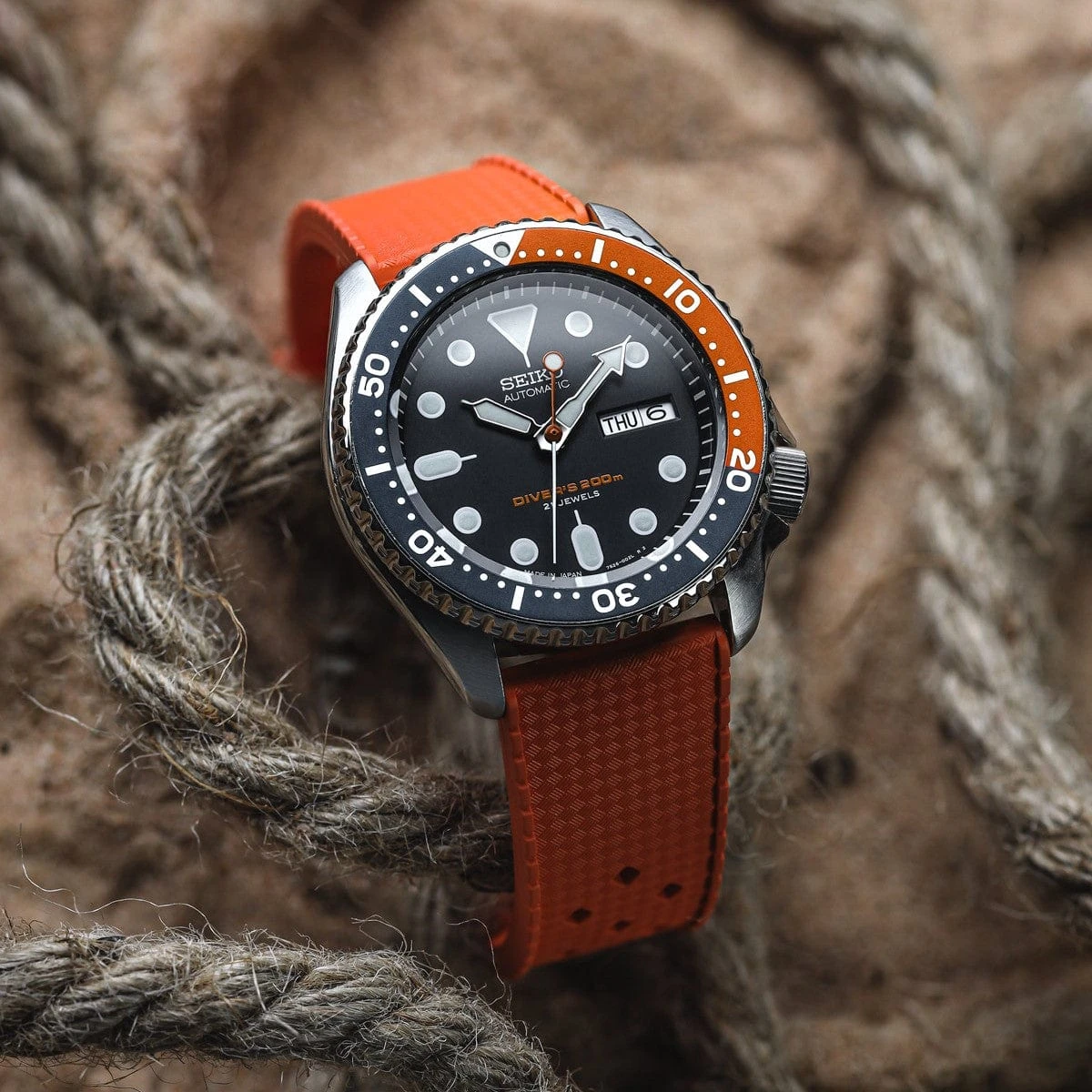 ZULUDIVER Modern Tropical Style Rubber Watch Strap - Orange - Image 5