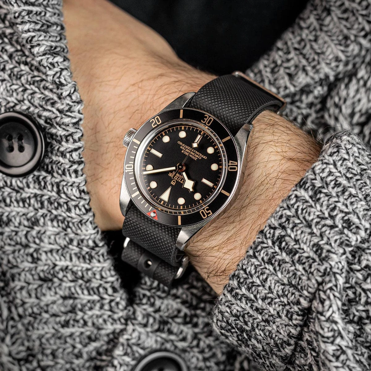 ZULUDIVER Seaton FKM Rubber Military Watch Strap - Black - Polished Buckles - Image 3