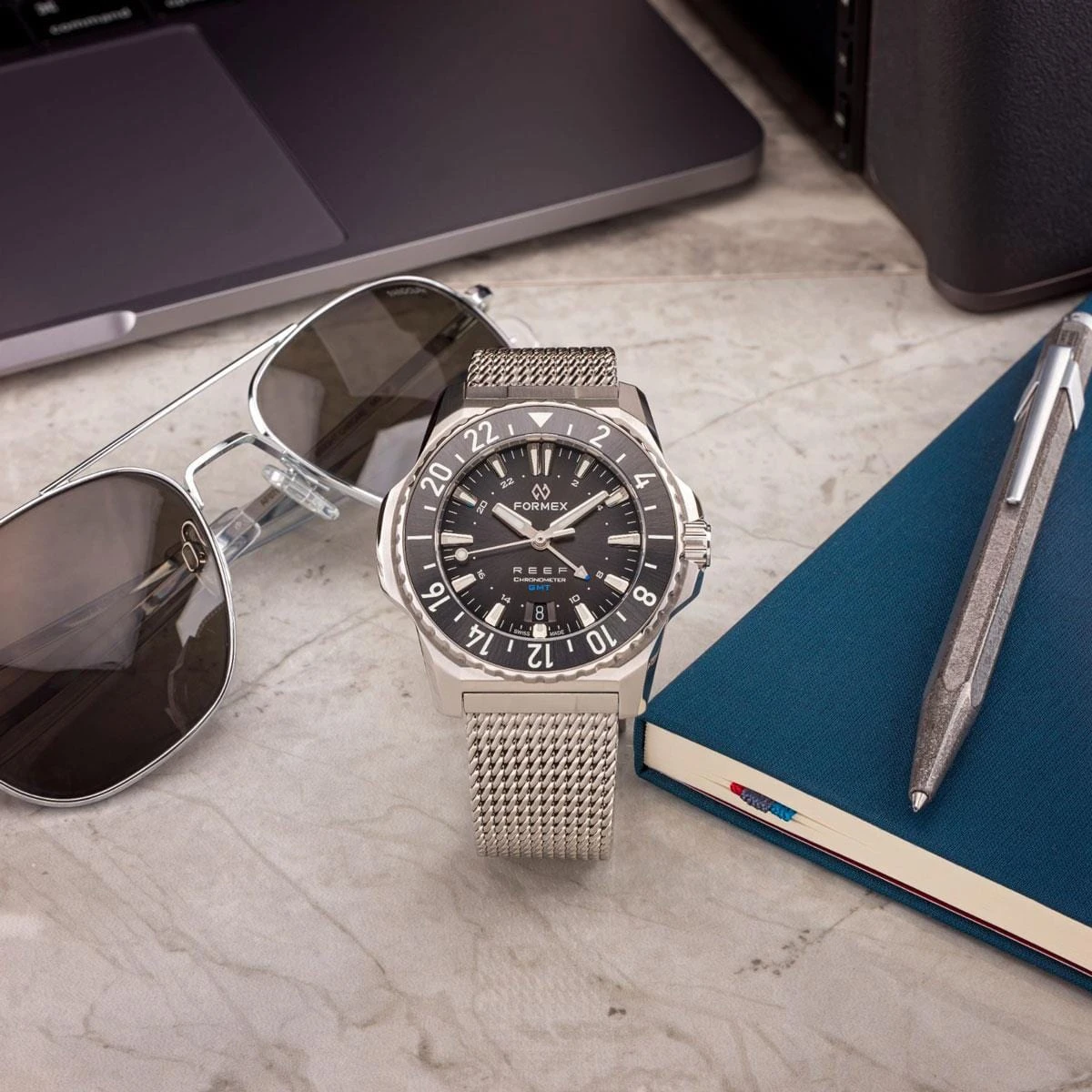 FORMEX REEF GMT - Green Dial - Stainless Steel Bracelet - Image 11