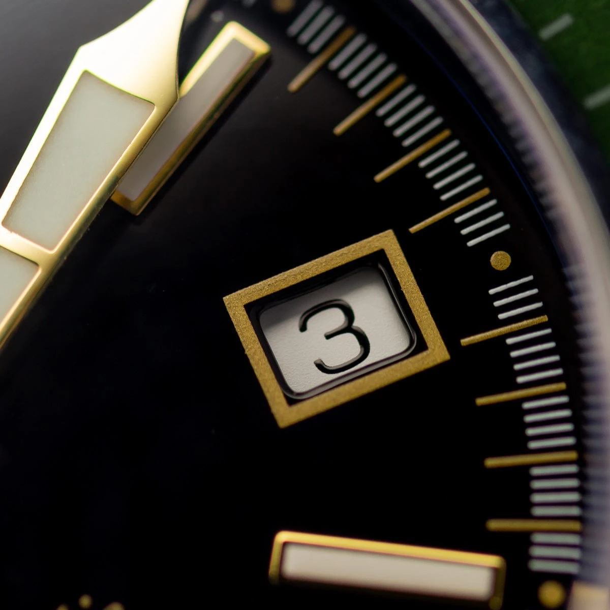 Geckota Sea Hunter Automatic Diver's Watch - Green Bezel - Image 5