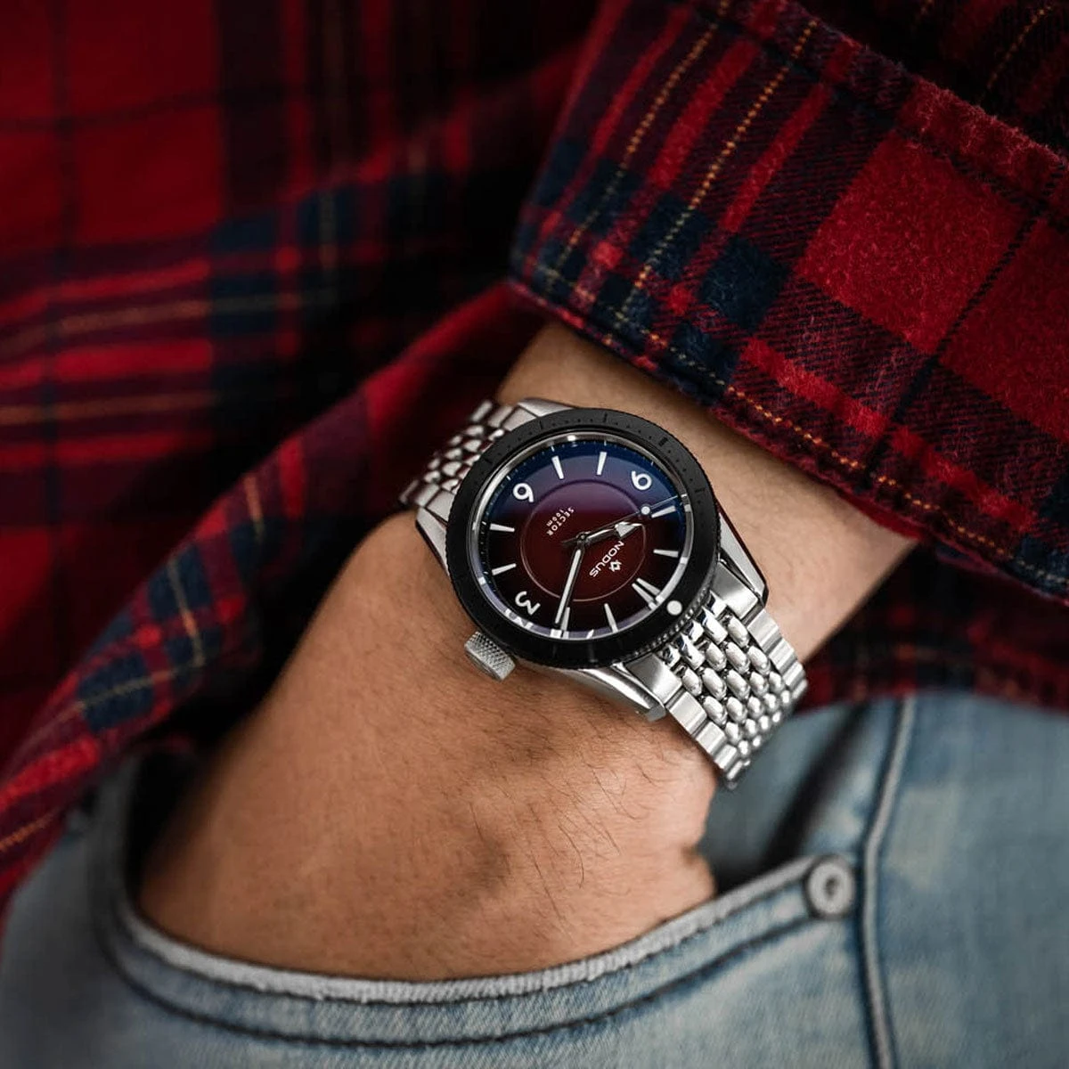 Nodus Sector Dive Automatic Watch - Redtide Dial - DLC Bezel - Image 2