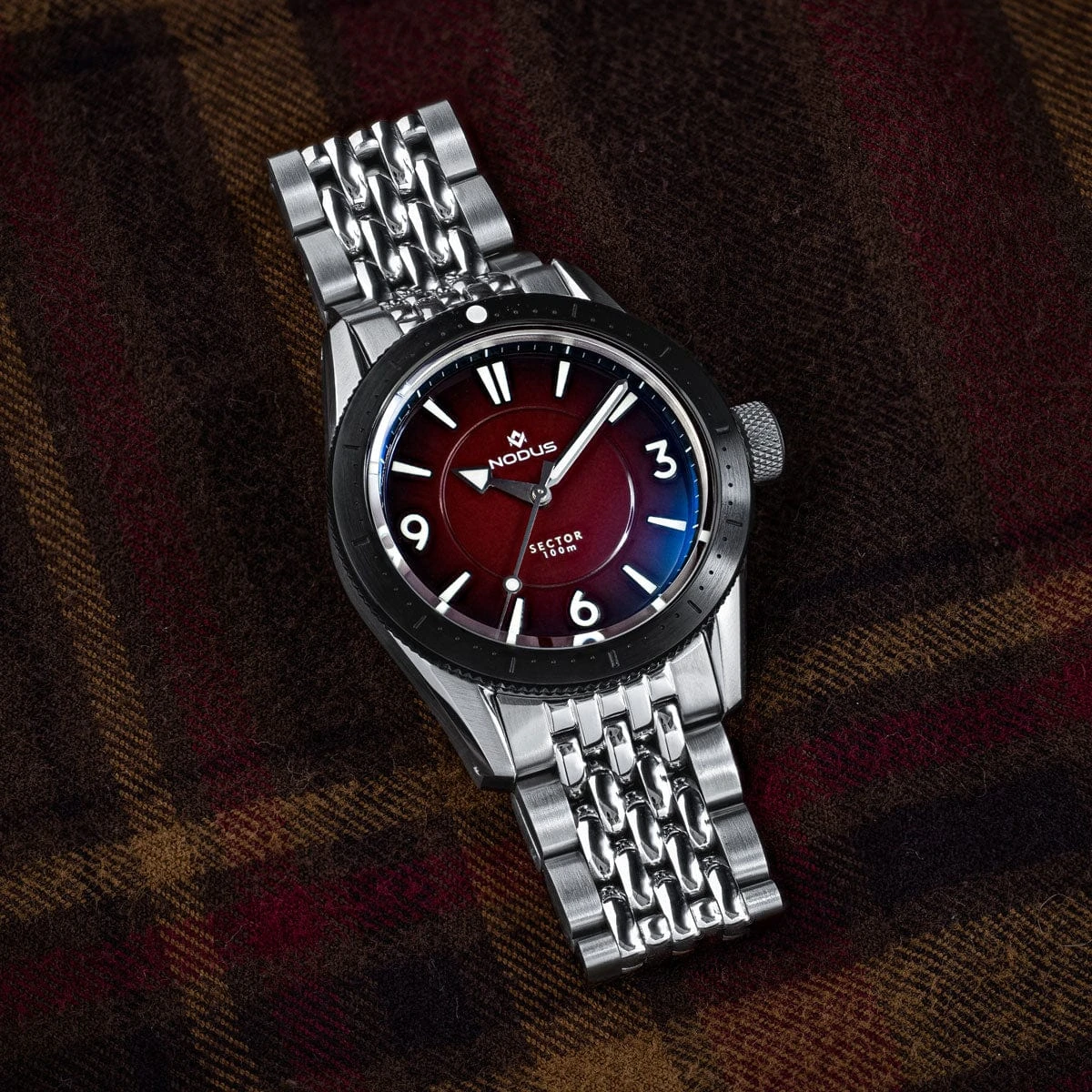 Nodus Sector Dive Automatic Watch - Redtide Dial - DLC Bezel - Image 4