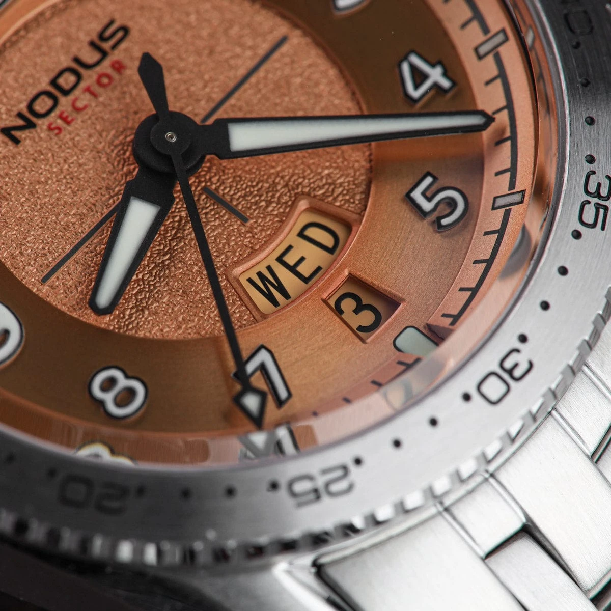Nodus Sector Pilot Automatic Watch - Flyer Salmon - Stainless Steel Bezel - Image 5