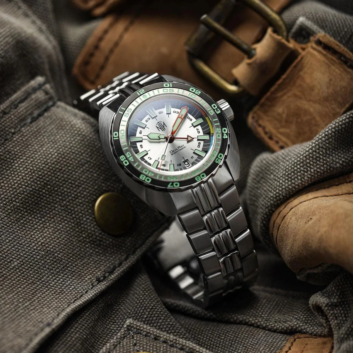 NTH DevilRay GMT Dive Watch - Date - White - Image 2