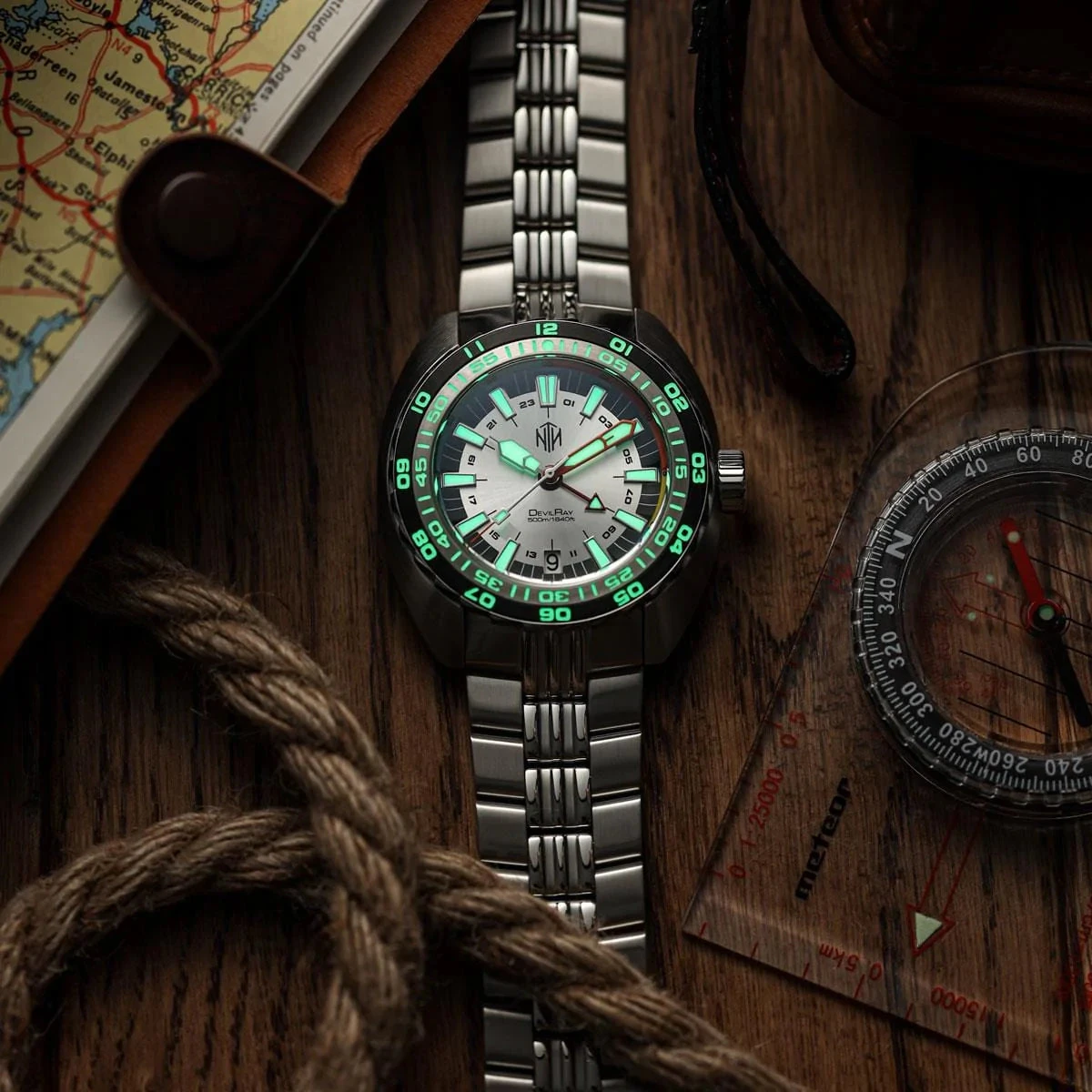 NTH DevilRay GMT Dive Watch - Date - White - Image 3