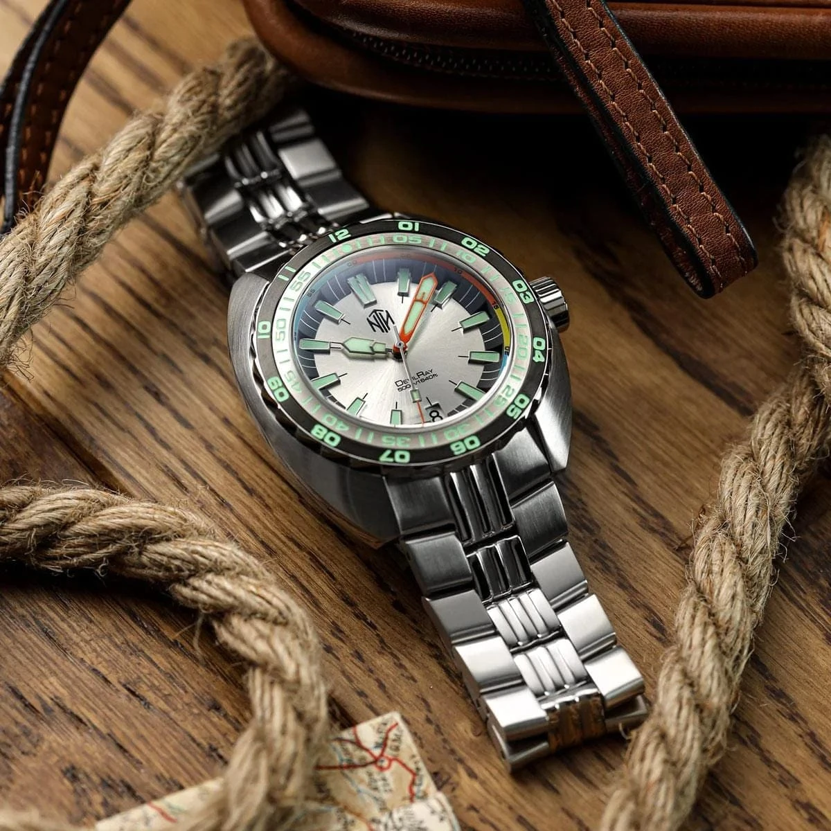 NTH DevilRay Automatic Dive Watch - Date - White - Image 4