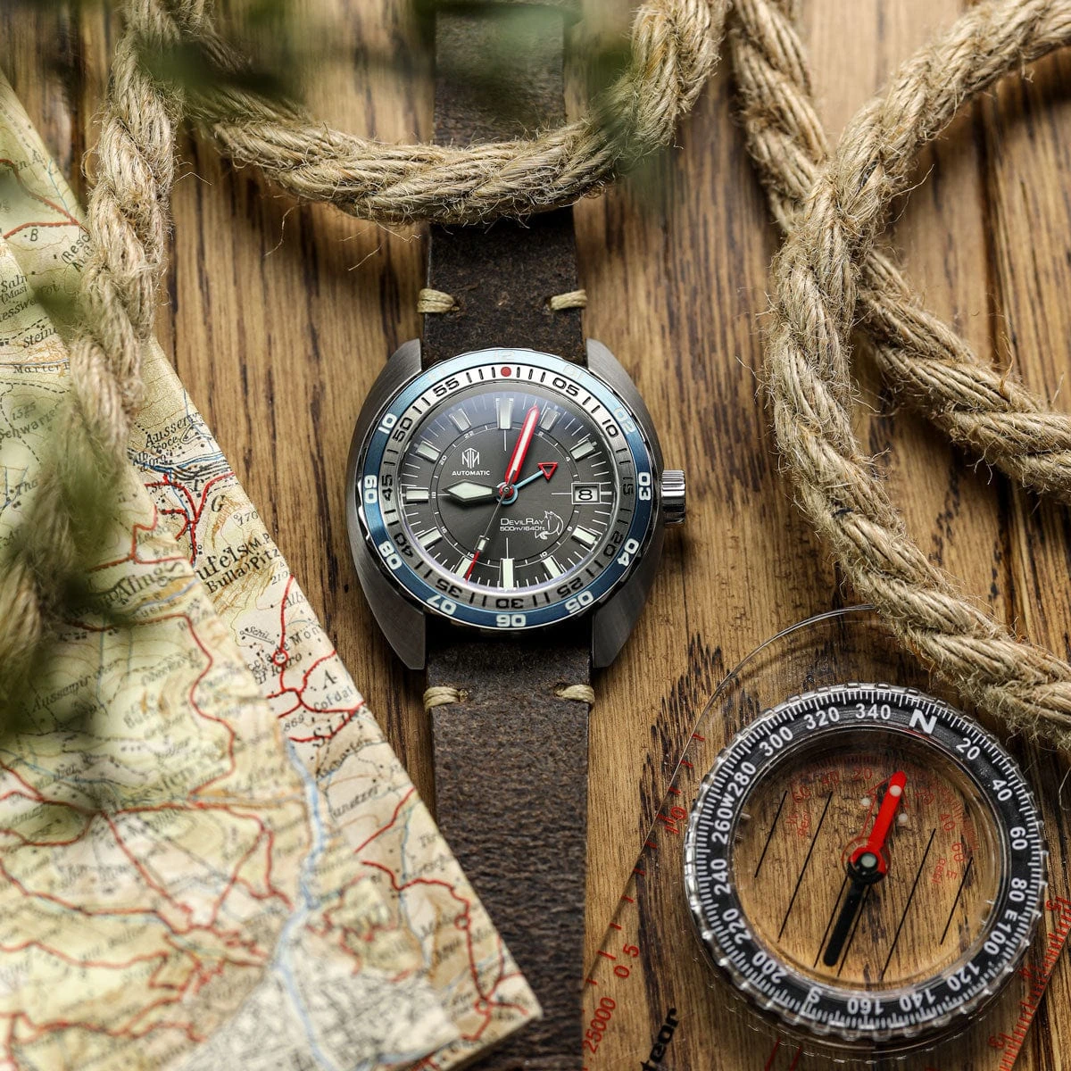 NTH DevilRay - Grey Sunburst GMT - Leather Strap - WatchGecko Exclusive - Image 2