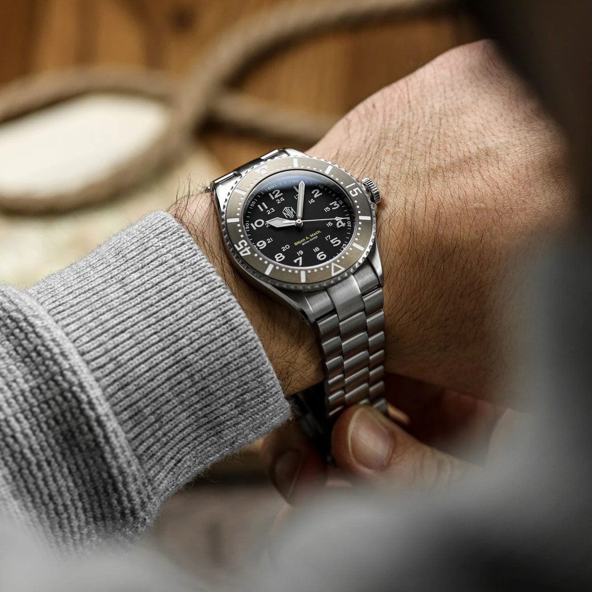 NTH The Mack Dive Watch - Oyster Bracelet - Date - Image 14